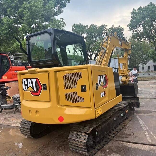 Compact Cat 6 Tonne Excavator Used CAT 306 Mini Excavator With Crawler Chain