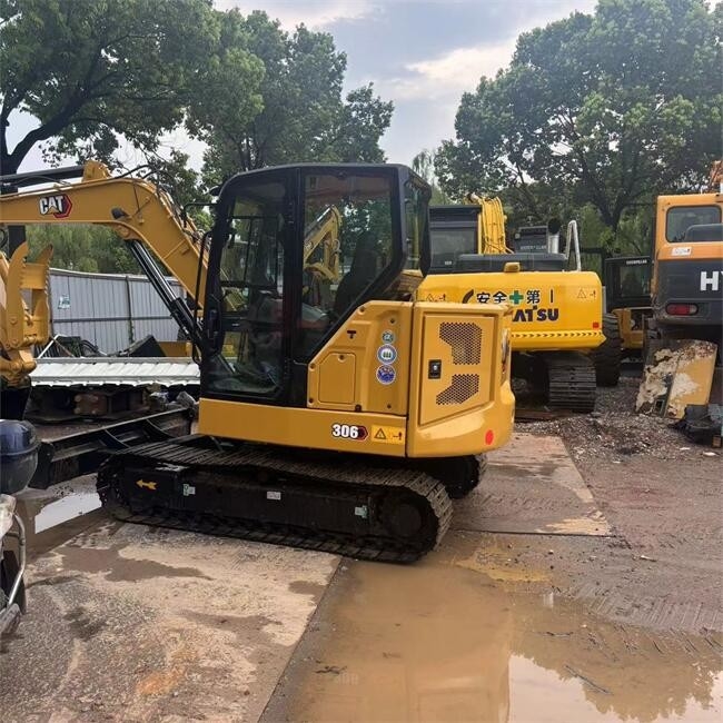 Compact Cat 6 Tonne Excavator Used CAT 306 Mini Excavator With Crawler Chain