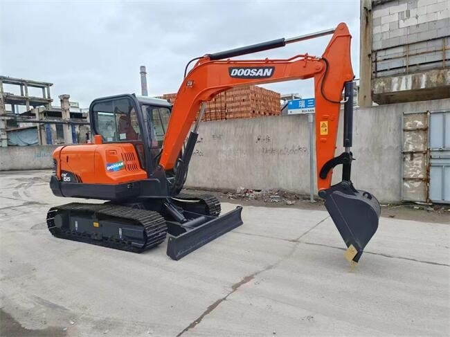 Gebrauchtes Doosan Dx55 Bagger Doosan 5 Tonnen Bagger 36,2 KW
