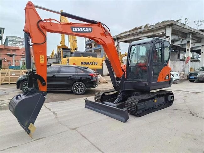 Gebrauchtes Doosan Dx55 Bagger Doosan 5 Tonnen Bagger 36,2 KW