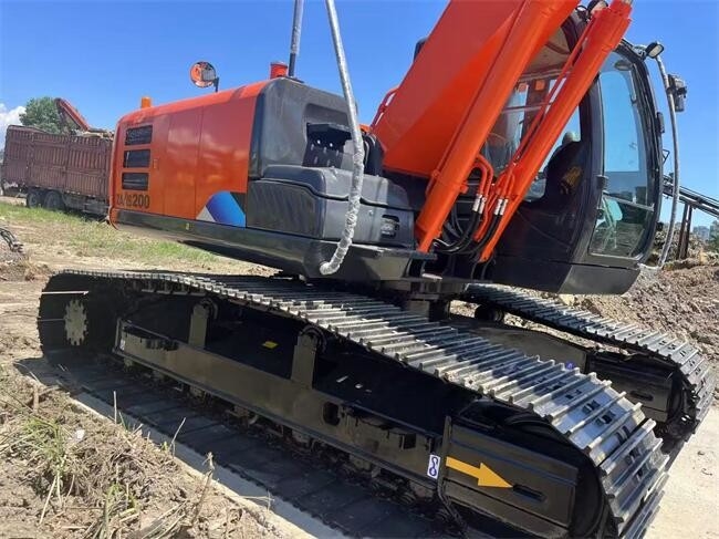 Gebrauchtes Hitachi ZX200-5G Bagger 20 Tonnen Bagger weniger Stunde