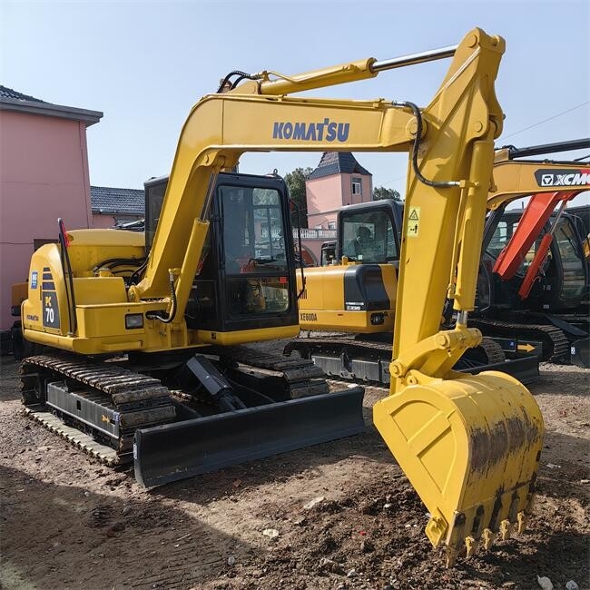 Operator Friendly Used Compact Excavators PC70-8 Komatsu 7 Ton Excavator