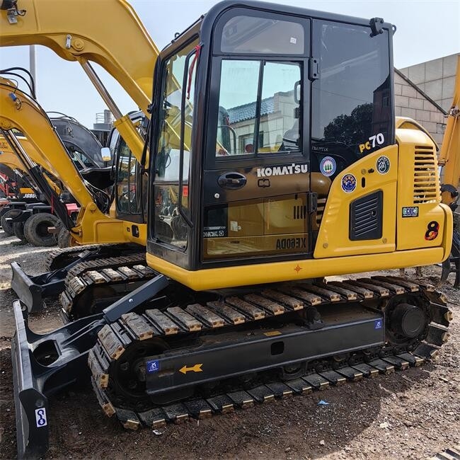 Operator Friendly Used Compact Excavators PC70-8 Komatsu 7 Ton Excavator