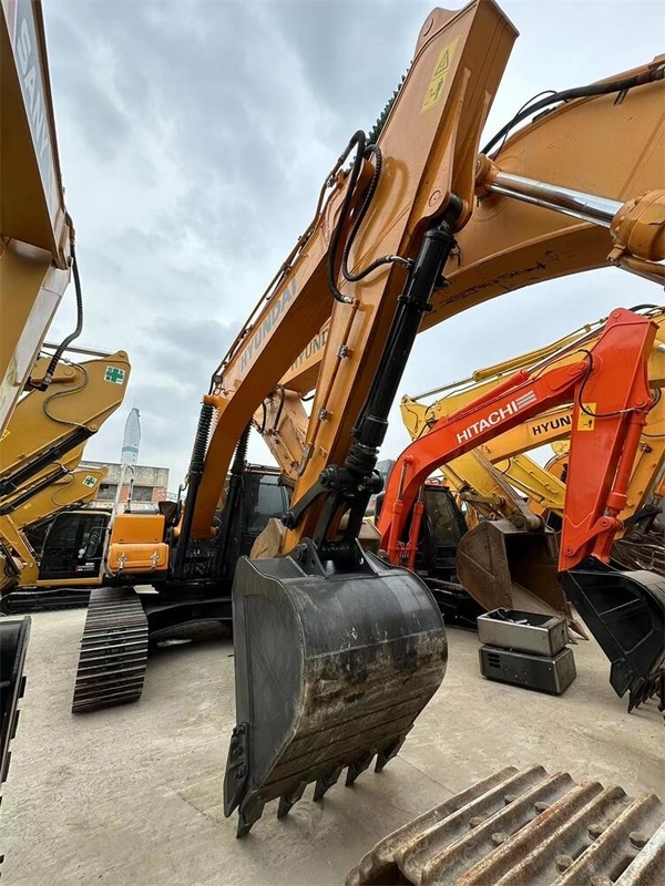 22 Tonnen R220-9 Zweithandbagger Hyundai Digger 112 kW Leistung in gutem Zustand