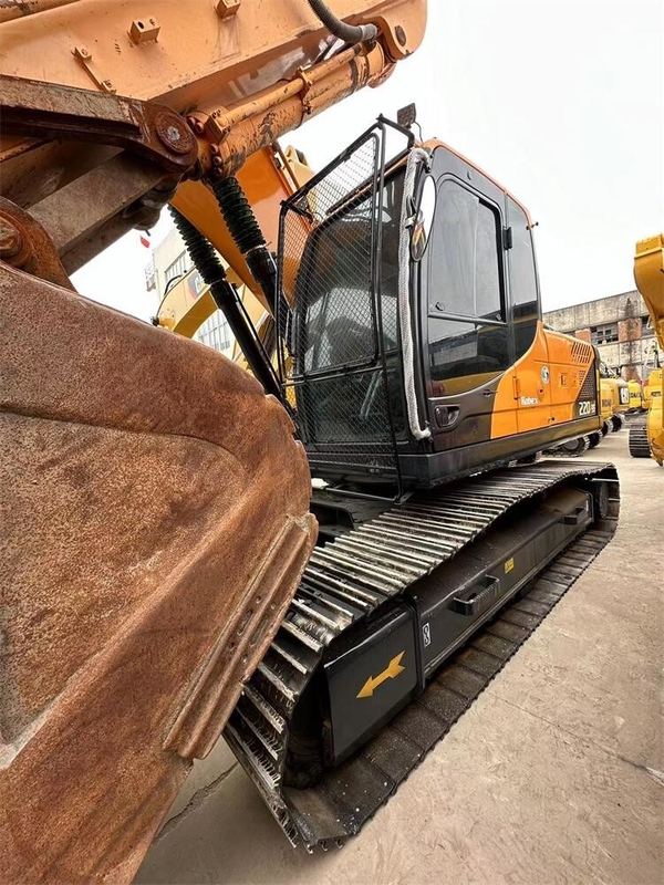 22 Tonnen R220-9 Zweithandbagger Hyundai Digger 112 kW Leistung in gutem Zustand