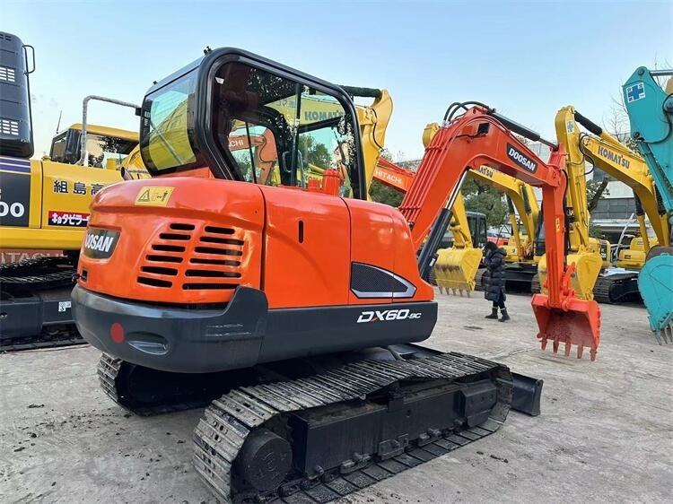 Second Hand Doosan Dx60 Excavator Doosan 6 Ton Excavator With YANMAR Engine