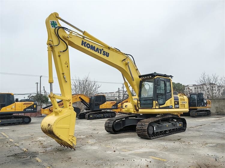 Robuste Konstruktion Gebraucht 20 Tonnen Bagger Komatsu PC200-8 Bagger mit Cummins-Motor