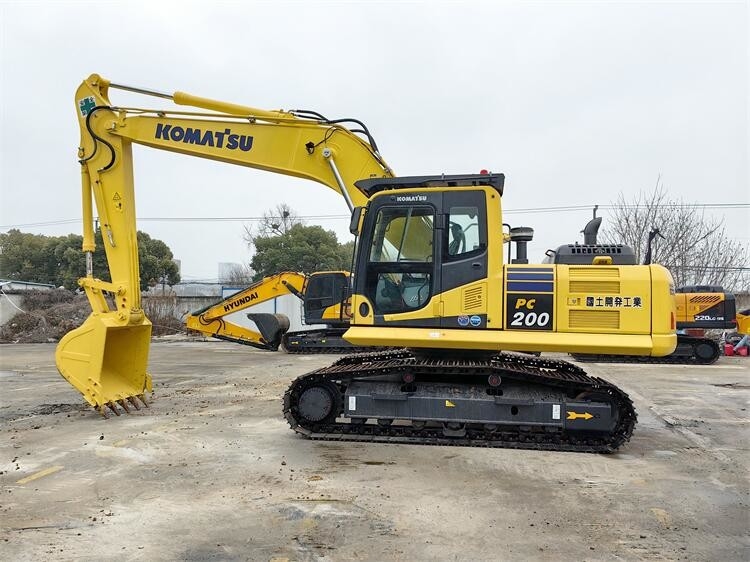 Robuste Konstruktion Gebraucht 20 Tonnen Bagger Komatsu PC200-8 Bagger mit Cummins-Motor