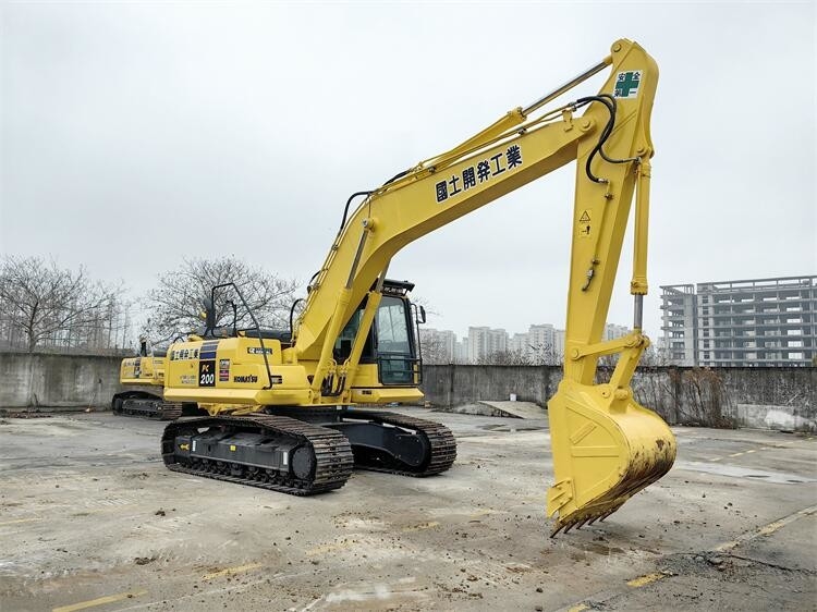 Robuste Konstruktion Gebraucht 20 Tonnen Bagger Komatsu PC200-8 Bagger mit Cummins-Motor
