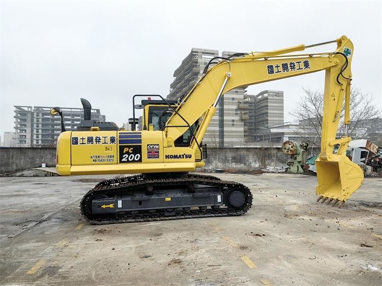 Robuste Konstruktion Gebraucht 20 Tonnen Bagger Komatsu PC200-8 Bagger mit Cummins-Motor