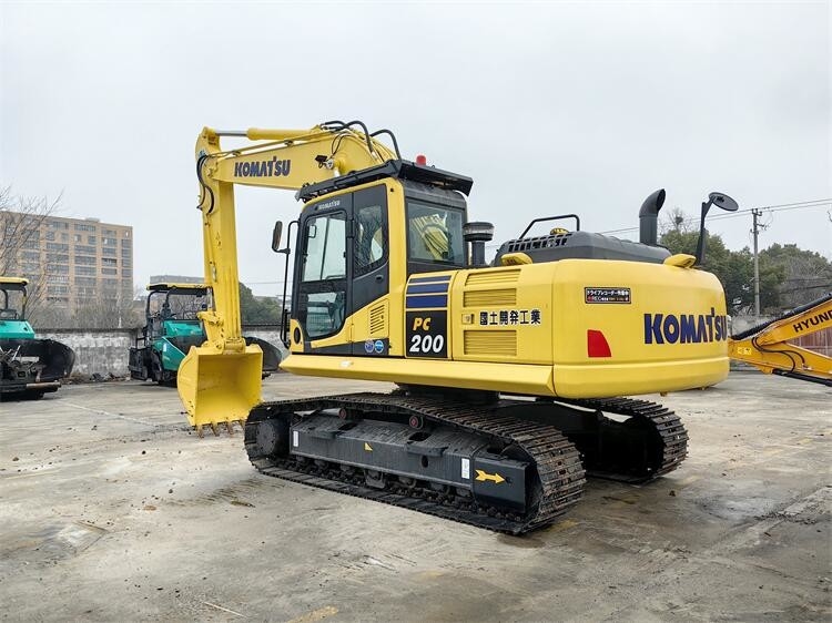 Robuste Konstruktion Gebraucht 20 Tonnen Bagger Komatsu PC200-8 Bagger mit Cummins-Motor