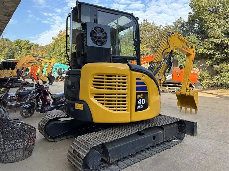 Second Hand Komatsu PC40MR Excavator Used 4 Ton Excavator 28.5KW Highly Efficient