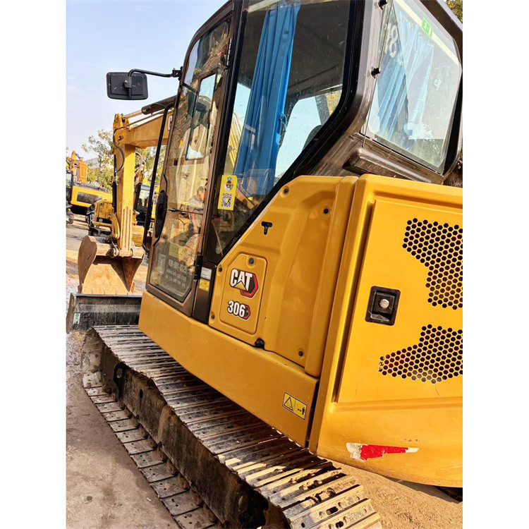 Compact Cat 6 Tonne Excavator Used CAT 306 Mini Excavator With Crawler Chain