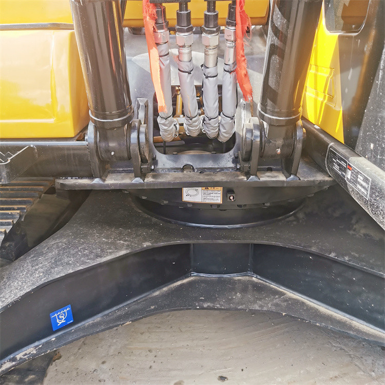 SY135CPro Sany 13 Ton Excavator With Crawler Chain For Demolition Forestry