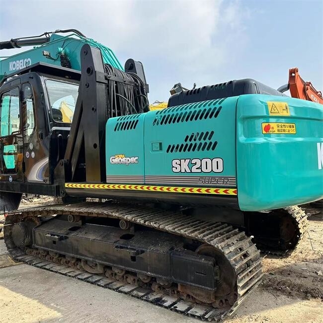 Durable Kobelco SK200-8 Excavator 20 Ton Class with Operator Comfort Features