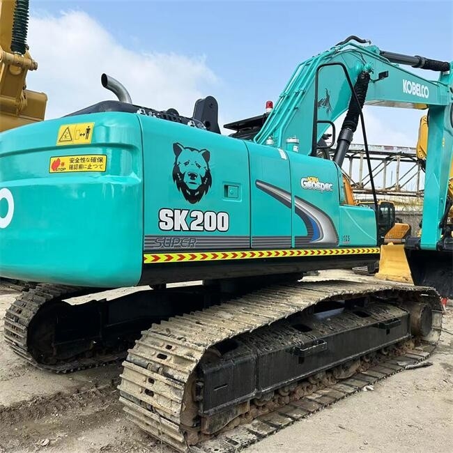 Durable Kobelco SK200-8 Excavator 20 Ton Class with Operator Comfort Features