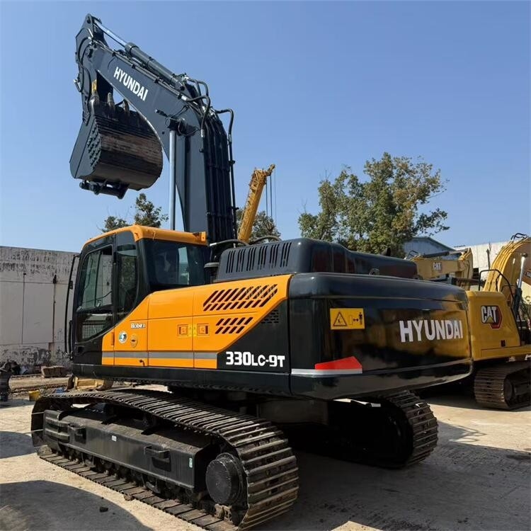 Well-Maintained Hyundai 330LC-9S 33 Ton Crawler Excavator For Heavy-Duty Work