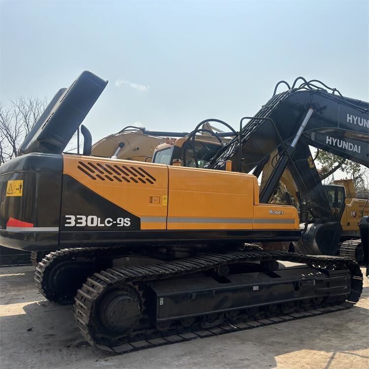 Well-Maintained Hyundai 330LC-9S 33 Ton Crawler Excavator For Heavy-Duty Work