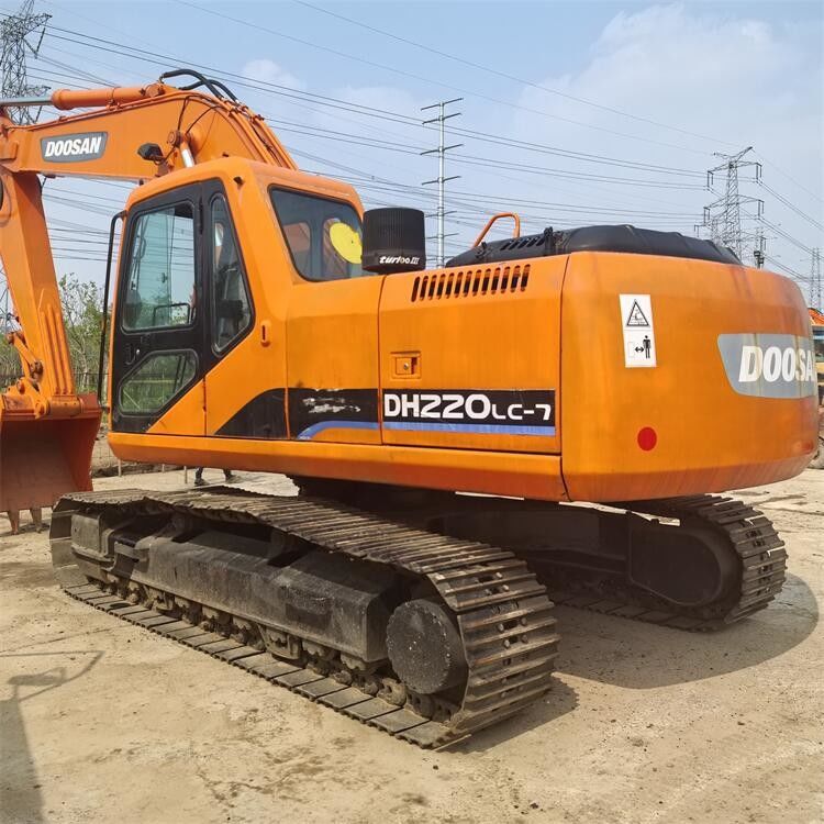 Used Doosan DH220LC-7 Excavator Machine 22 Ton High Maneuverability Second Hand Doosan Digger