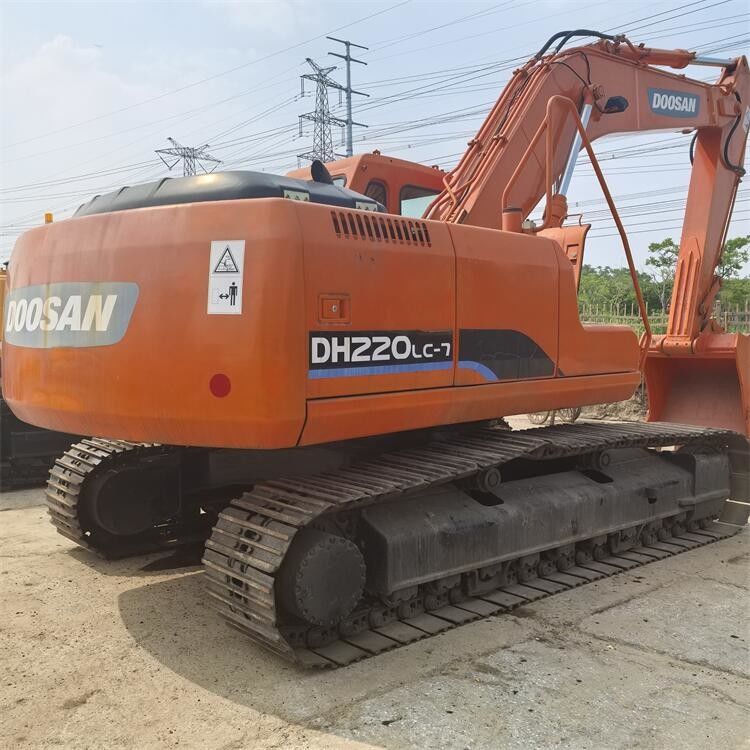 Used Doosan DH220LC-7 Excavator Machine 22 Ton High Maneuverability Second Hand Doosan Digger