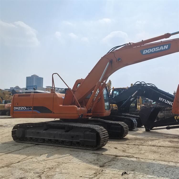 Used Doosan DH220LC-7 Excavator Machine 22 Ton High Maneuverability Second Hand Doosan Digger