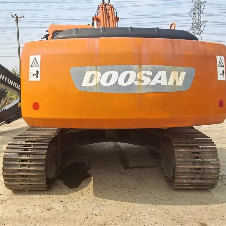 Used Doosan DH220LC-7 Excavator Machine 22 Ton High Maneuverability Second Hand Doosan Digger