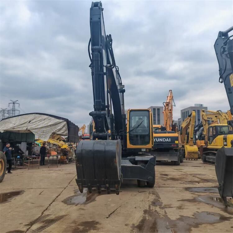 Second Hand Volvo wheel EC170 Excavator used Volvo digger 17Ton  less Working Hours
