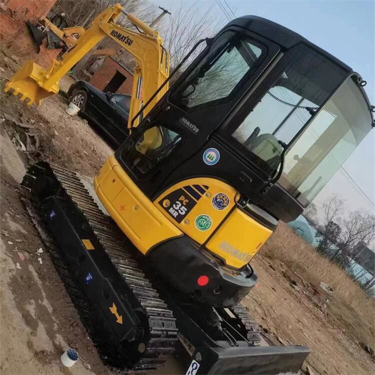2022 Komatsu 3 Tonnen Bagger Schalldichte Kabine und ergonomische Steuerungen für komfortablen Betrieb