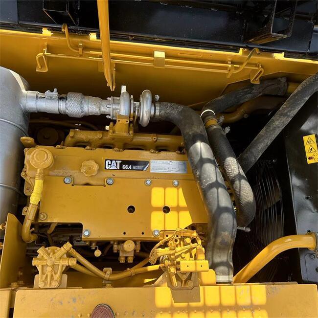Βαρύ φορτίο 20000 KG Χρησιμοποιούμενη εκσκαφέας Cat 320d με 810 ώρες εργασίας 0